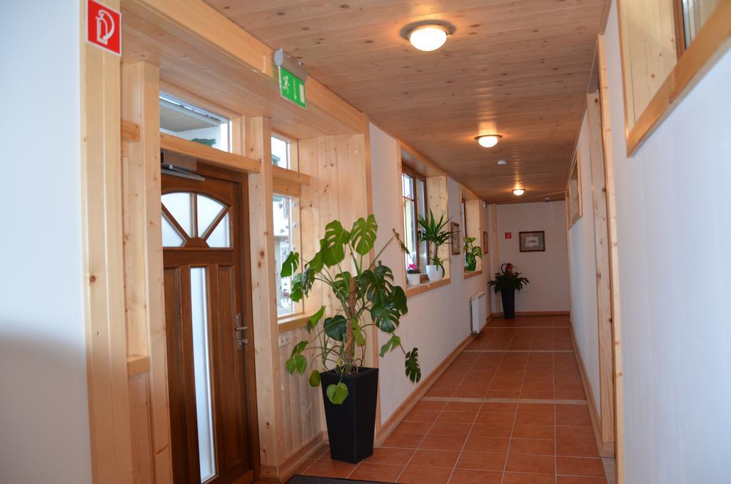 Pension Zum Schreiner Hermagor-Pressegger See Exterior photo