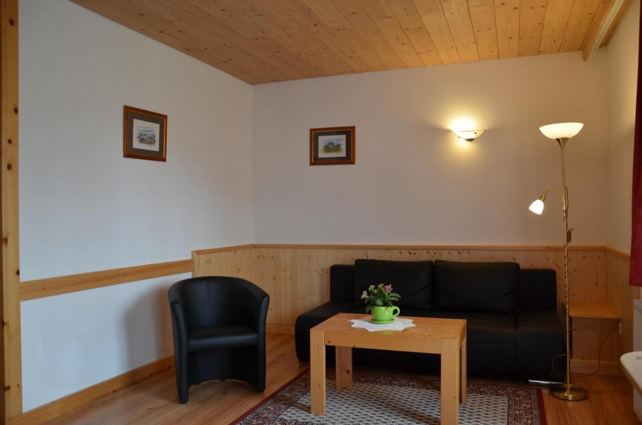 Pension Zum Schreiner Hermagor-Pressegger See Exterior photo