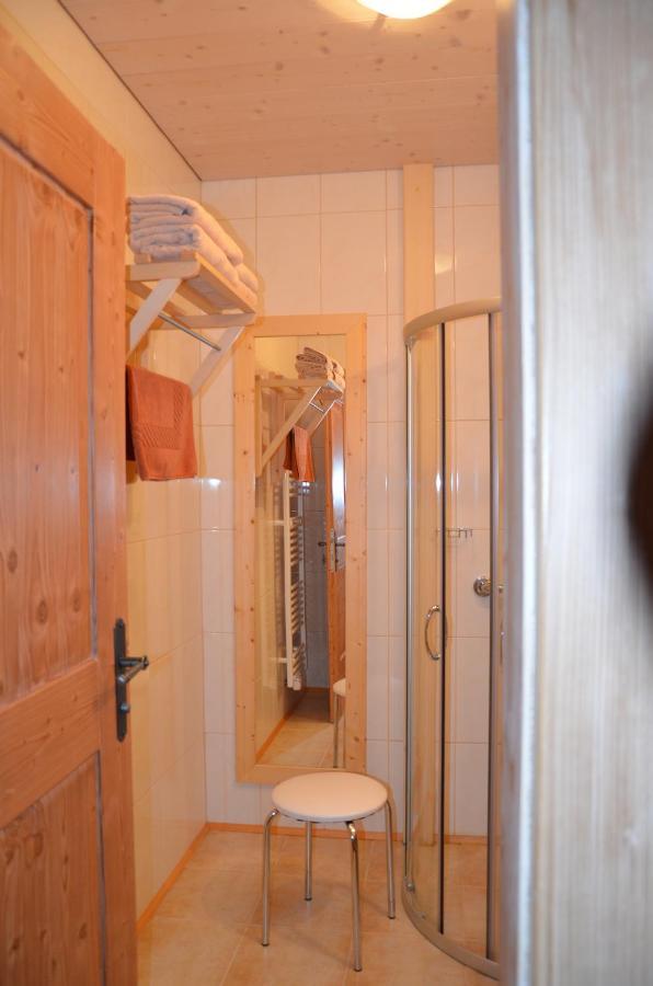 Pension Zum Schreiner Hermagor-Pressegger See Exterior photo